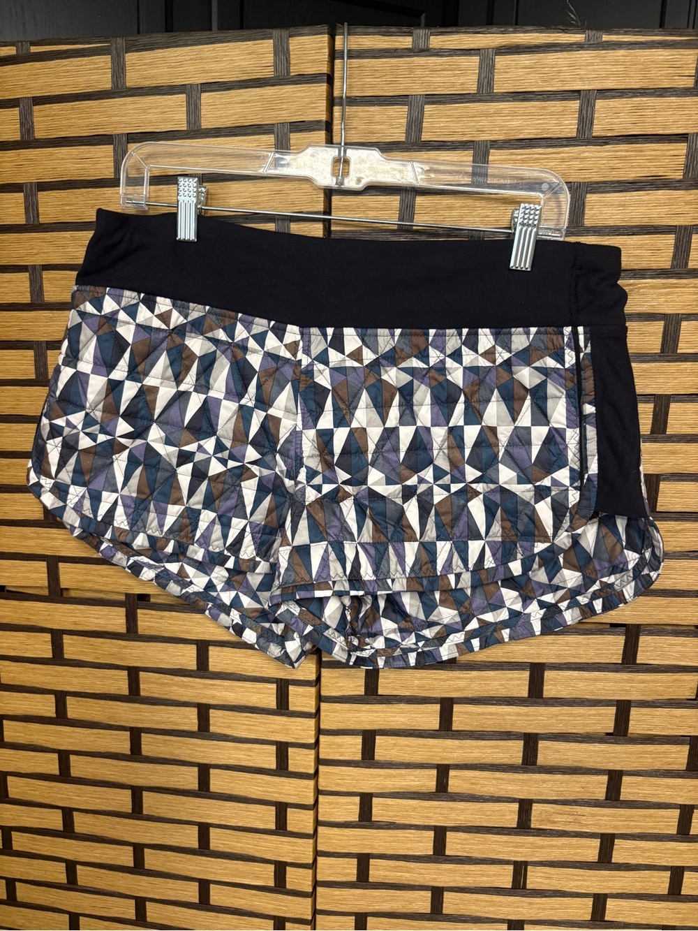 Lululemon stained glass hot cheeks shorts size 10